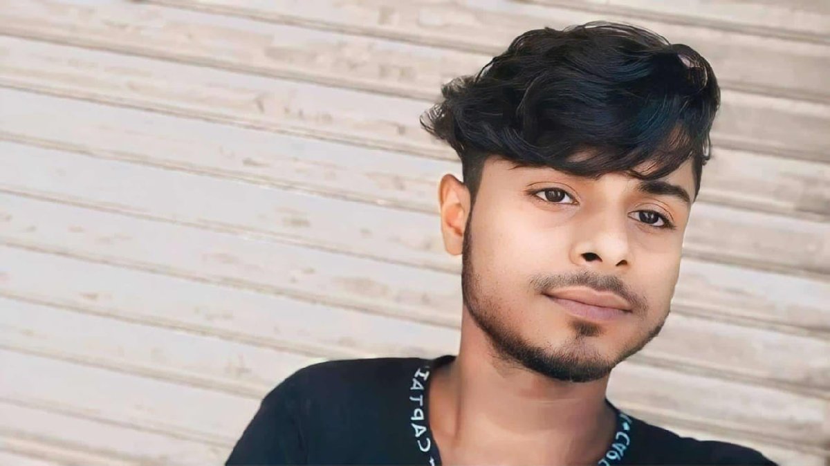 টাঙ্গাইলের গোপালপুরের  কাহেতা  ইউনিয়নে মাদকাসক্ত যুবককে গণধোলাইয়ের পর পুলিশের হাতে সোপর্দ