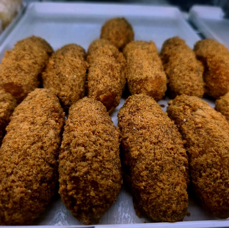 পোড়াবাড়ীর চমচম বাঁচাতে সরকারি নজরদারি ও কঠোর পদক্ষেপের দাবি স্থানীয়দের