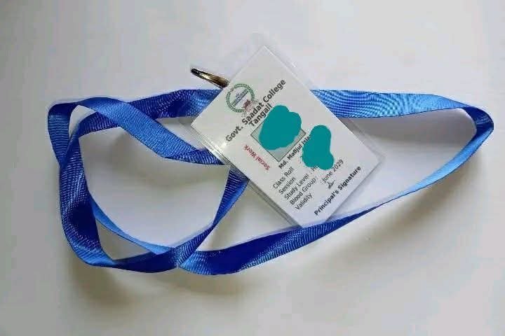 নিম্নমানের আইডি কার্ড প্রদান, ক্ষুব্ধ সরকারি সা’দত কলেজের শিক্ষার্থীরা