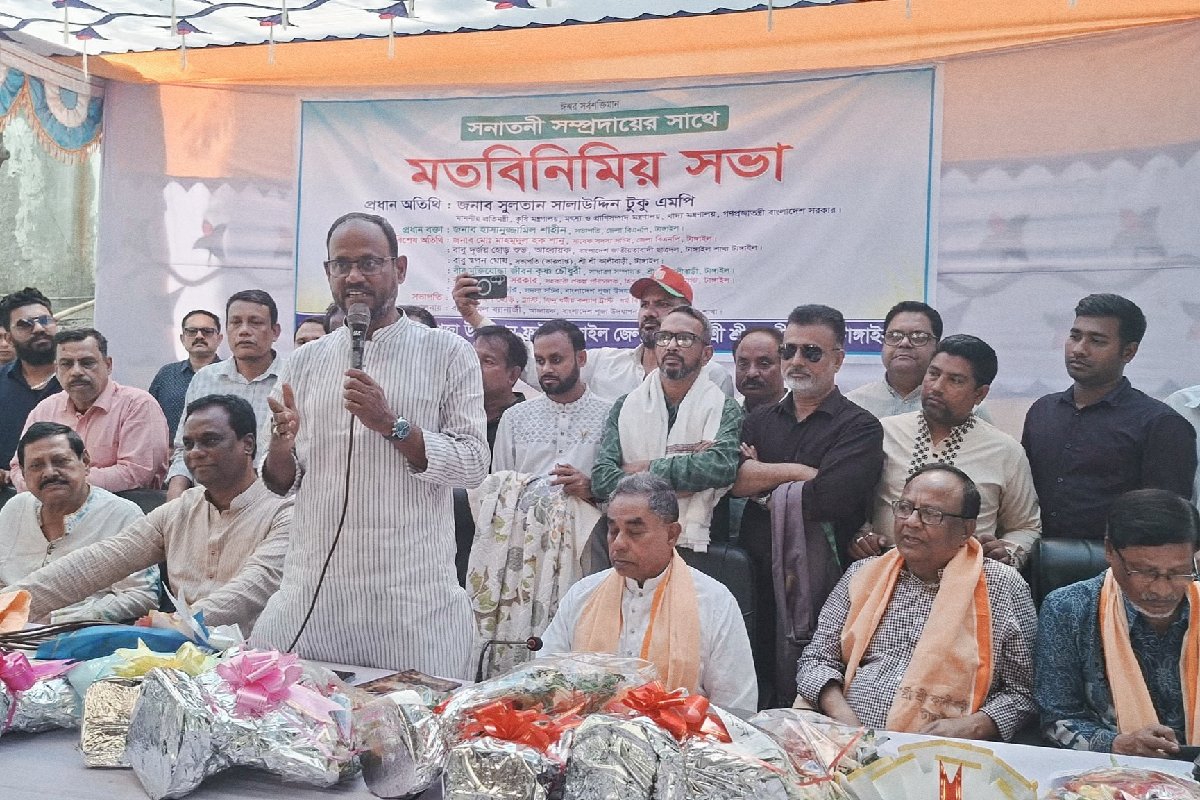 উন্নয়ন ও সম্প্রীতির বার্তা নিয়ে সনাতনী সম্প্রদায়ের মাঝে প্রতিমন্ত্রী সুলতান সালাউদ্দিন টুকু