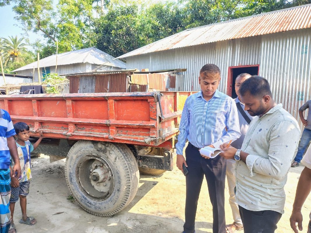 নাগরপুরে অবৈধ বালু উত্তোলনের বিরুদ্ধে অভিযান ৩ ট্রাক্টর জব্দ