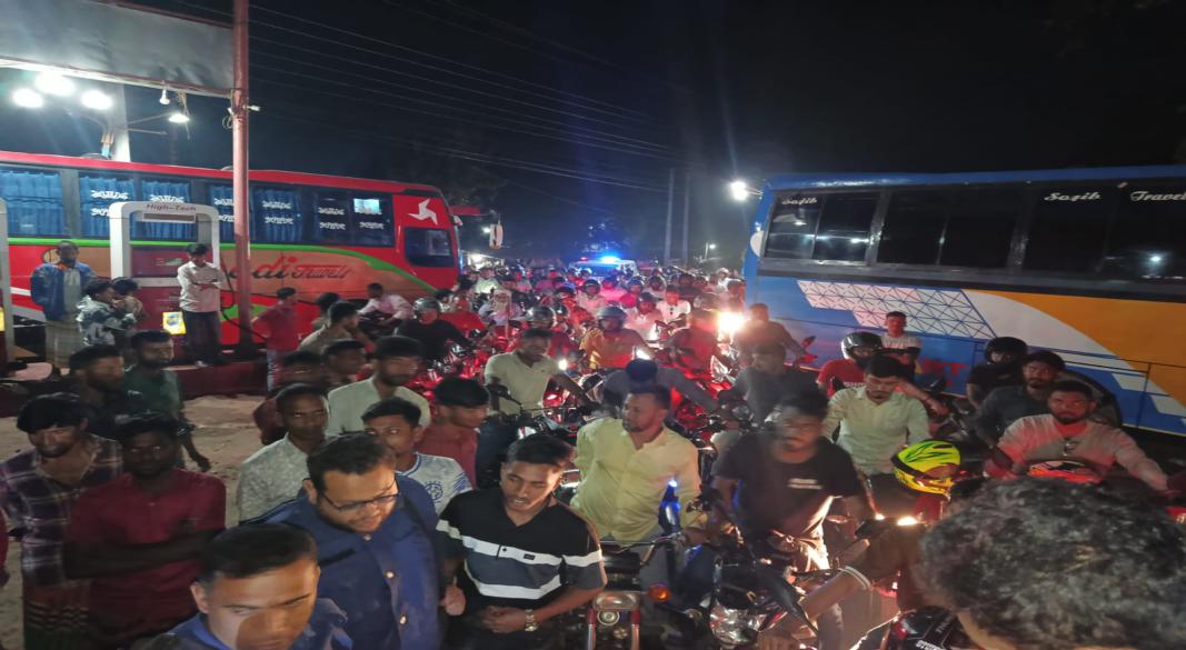 ভূঞাপুরে তেল সংকটের কৃত্রিম আতঙ্ক: দীর্ঘ লাইনে ভোগান্তি, অনিয়মের অভিযোগ
