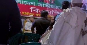 টাঙ্গাইলের নাগরপুরে দোয়া মাহফিল বন্ধ করার অভিযোগ: বেগম খালেদা জিয়ার সুস্থতা কামনায় আয়োজিত দোয়া মাহফিল শুরু হওয়ার আগেই বন্ধ করে দেওয়া হয় — অভিযোগ রবিউল আওয়াল লাভলুর সমর্থকদের বিরুদ্ধে।