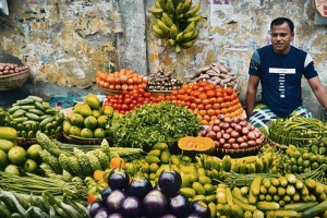 টাঙ্গাইলের নিত্যপণ্যের বাজারে স্বস্তি: কমেছে পেঁয়াজ-আলু-সবজির দাম, বেড়েছে মুরগি