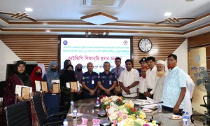টাঙ্গাইলে এসএসসি পরীক্ষায় জিপিএ-৫ প্রাপ্ত শিক্ষার্থীদের আইজিপি শিক্ষাবৃত্তি প্রদান
