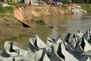 ভূঞাপুর-তারাকান্দি যমুনা বেড়িবাঁধে ভাঙন পরিস্থিতির উন্নতি স্বস্তি ফিরছে এলাকাবাসীর মাঝে