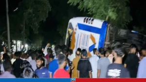 জামালপুরে বাস ও অটোরিকশার ভিড়ে মর্মান্তিক দুর্ঘটনা চালকসহ ৪ জনের প্রাণহানি, আহত অন্তত ১০