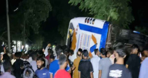 জামালপুরে বাস ও অটোরিকশার ভিড়ে মর্মান্তিক দুর্ঘটনা চালকসহ ৪ জনের প্রাণহানি, আহত অন্তত ১০